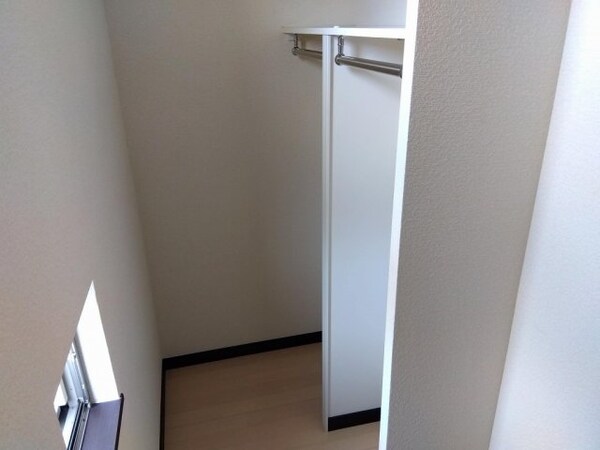 内装他