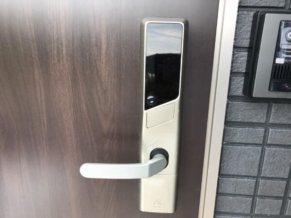 内装他(EDロック)