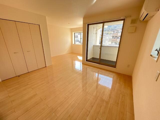 物件内観写真5　(リビング)