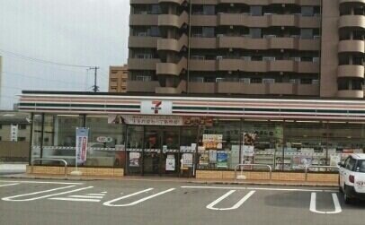 物件外観写真5　(セブンイレブンさんまで600m)