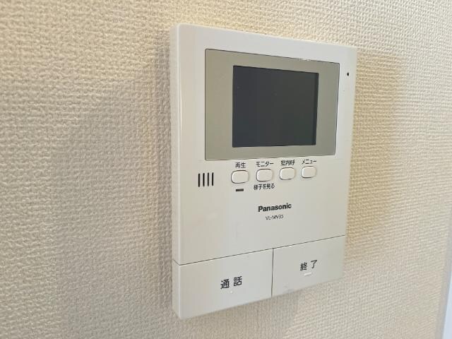 物件内観写真17　(カメラ付インターホン)