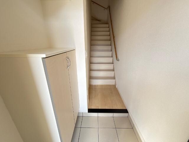 物件内観写真18　(玄関)