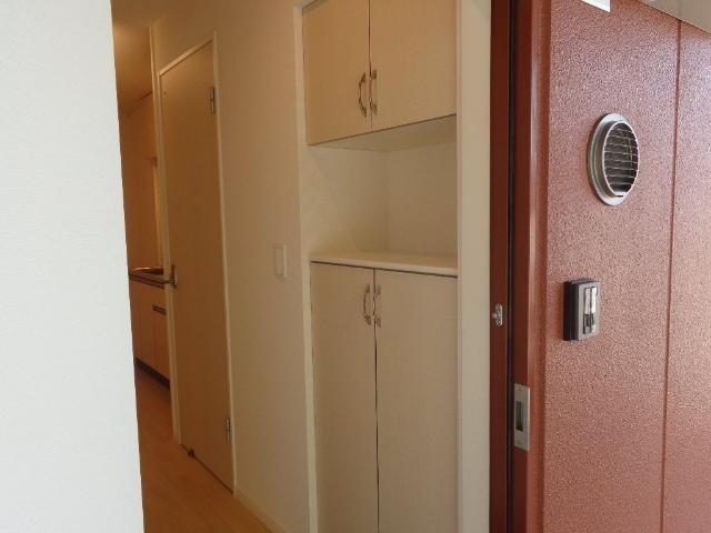 物件内観写真13　(下駄箱)