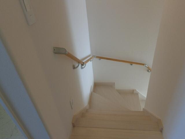 物件内観写真28　(階段（イメージ）)