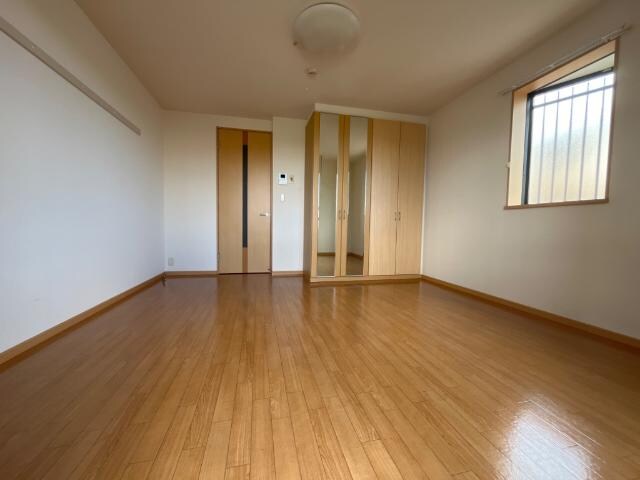 物件内観写真10　(洋室)