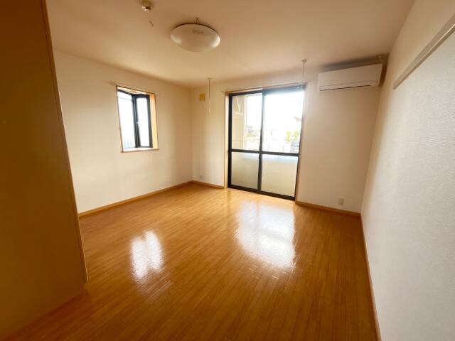 物件内観写真11　(洋室)