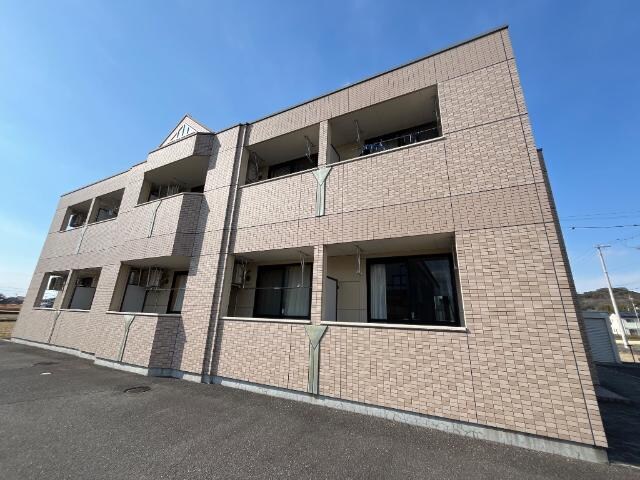 物件外観写真2　(外観写真（昼）)