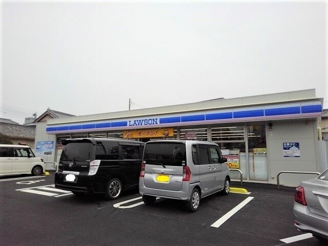 物件外観写真3　(ローソン観音寺七間橋町店まで550m)