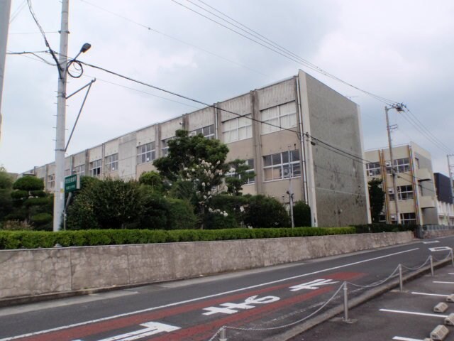 物件外観写真7　(善通寺市立竜川小学校まで1600m)