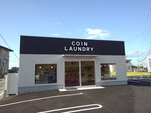 物件外観写真7　(ホワイトピア丸亀飯野店まで700m)