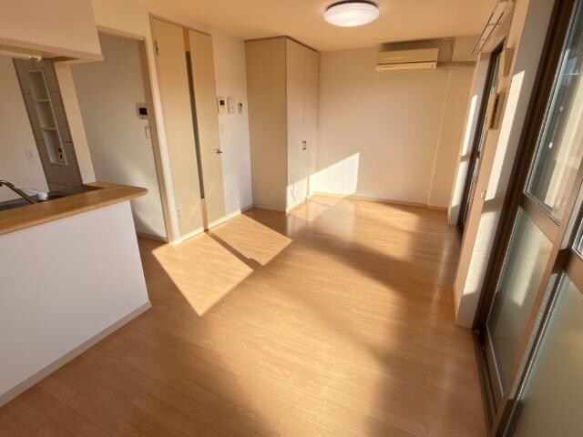 物件内観写真11　(リビング)