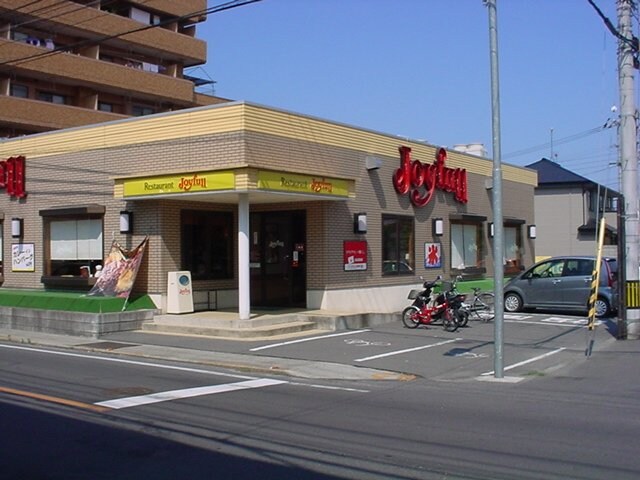 物件外観写真8　(ジョイフル（ファミレス）まで850ｍ)