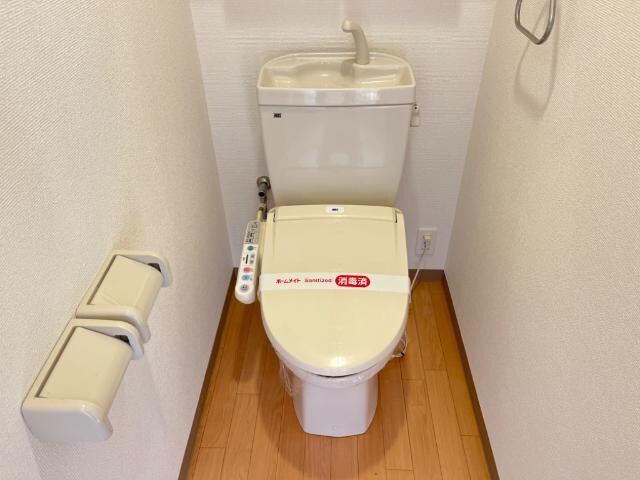 物件内観写真17　(シャワー付トイレ)