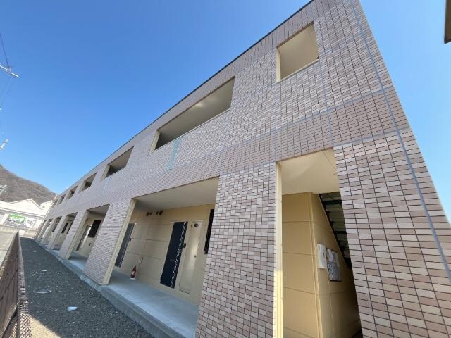 物件外観写真2　(外観写真（昼）)