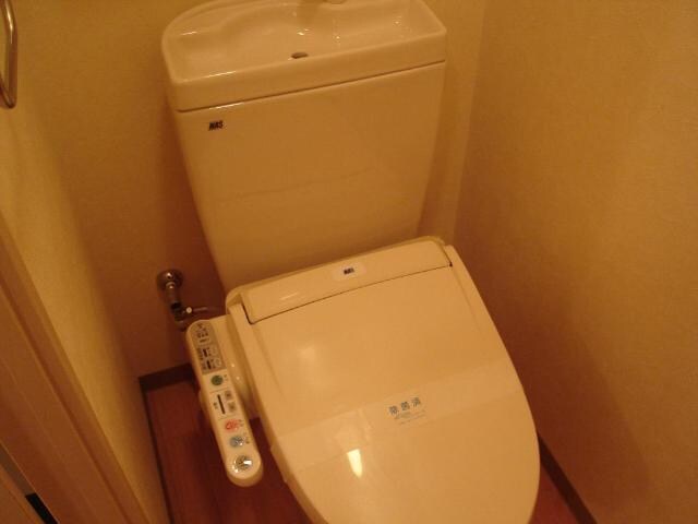 物件内観写真16　(シャワー付トイレ)