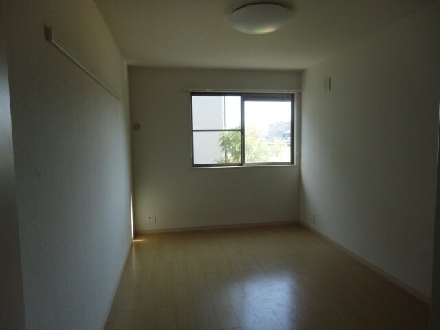 物件内観写真26　(洋室)