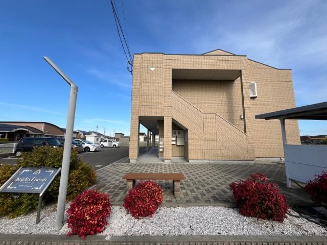 物件外観写真2　(外観写真（昼）)