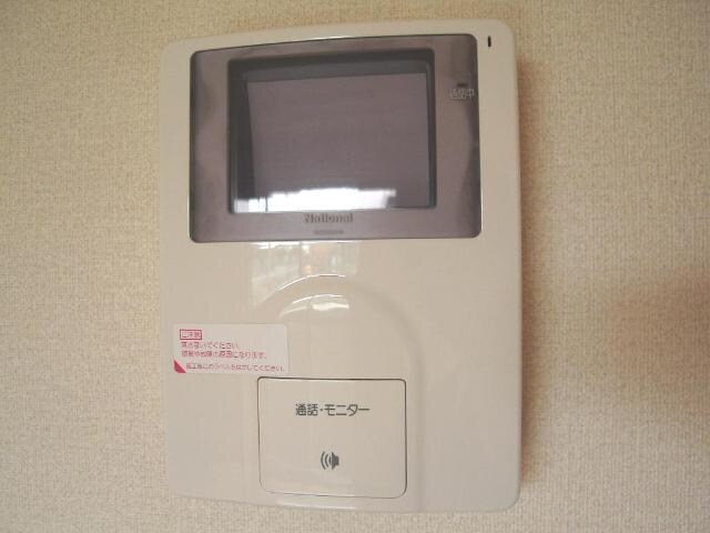 物件内観写真17　(カメラ付インターホン)