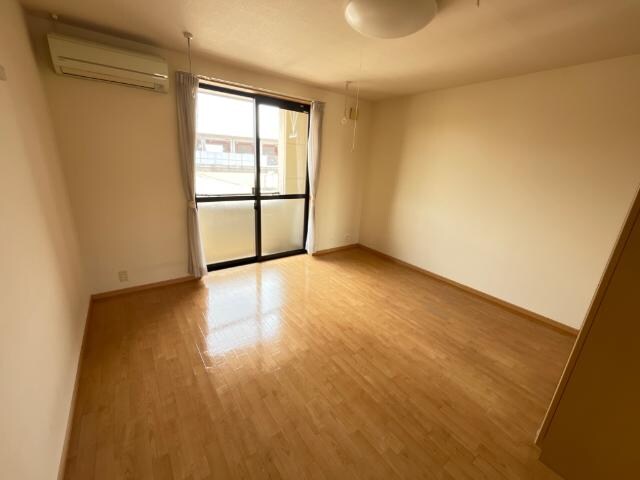 物件内観写真10　(洋室)