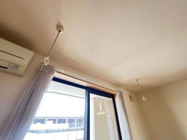 物件内観写真12　(室内物干し)