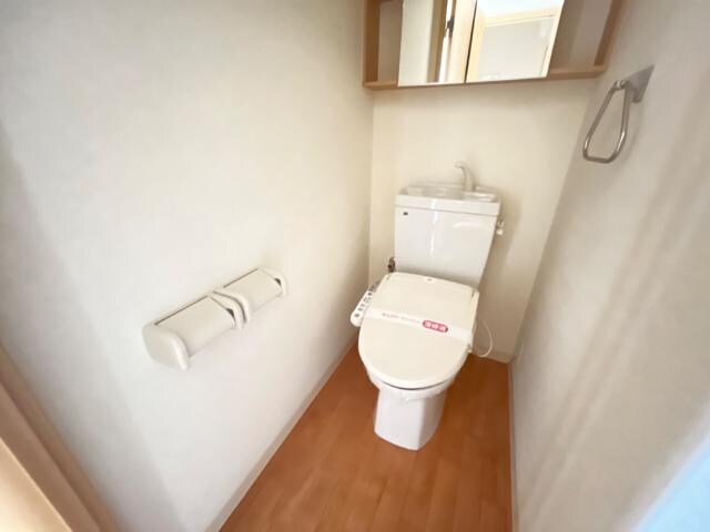 物件内観写真14　(シャワー付トイレ)