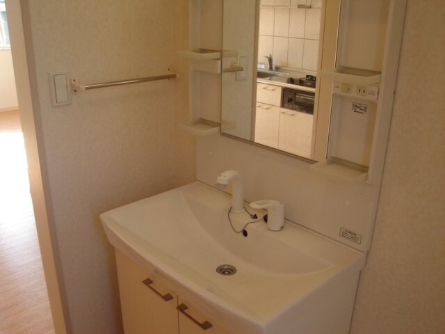 物件内観写真7　(洗髪洗面化粧台)