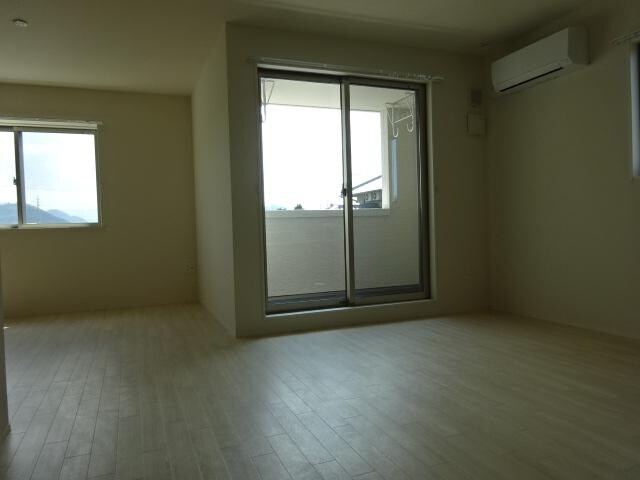 物件内観写真4　(リビング（イメージ）)