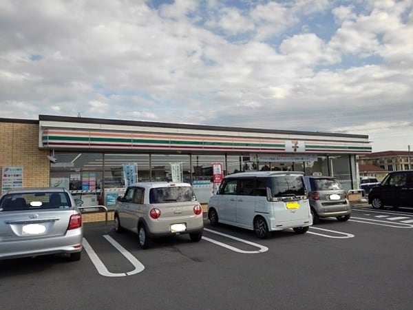 周辺環境(セブンイレブン多度津町北鴨店まで900m)