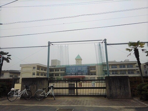 周辺環境(三豊市立詫間小学校まで1000m)