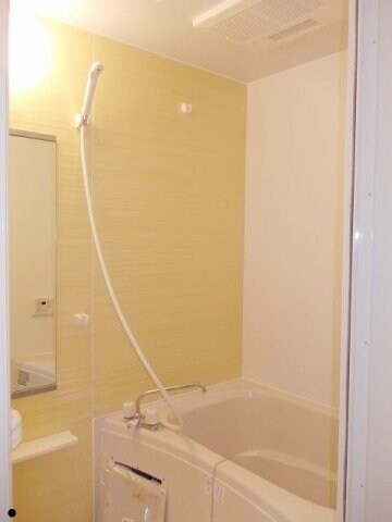 物件内観写真11　(日々の暮らしに欠かせないお風呂です)