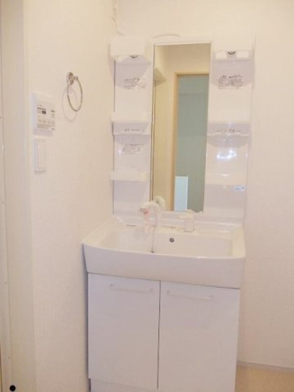 洗面・脱衣所(広い洗面スペース)