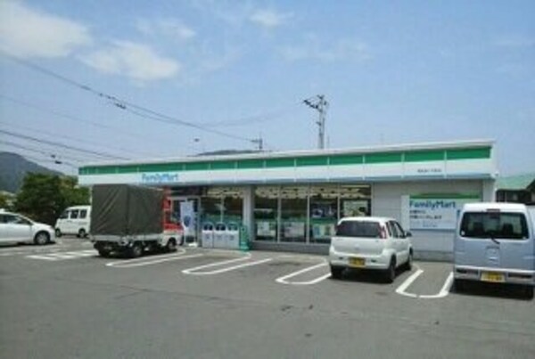 周辺環境(ファミリーマート高松西ハゼ町店まで970m)