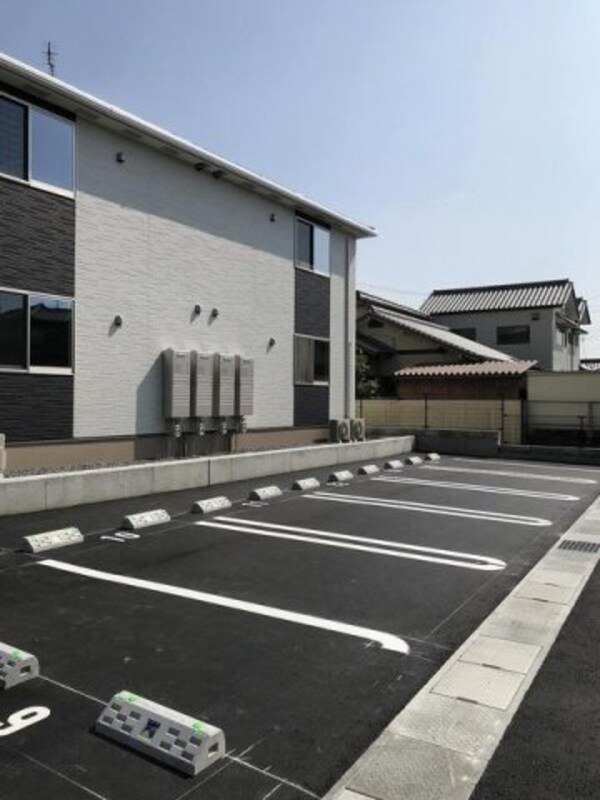 駐車場(駐車場に車を止められます)