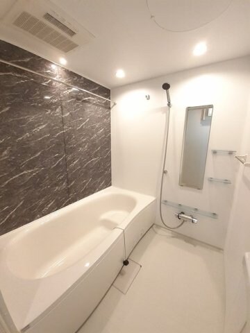 物件内観写真11　(ゆったり過ごせるお風呂です)