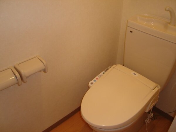 トイレ(シャワー付トイレ)
