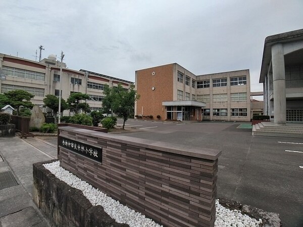 周辺環境(善通寺市立東部小学校まで900m)