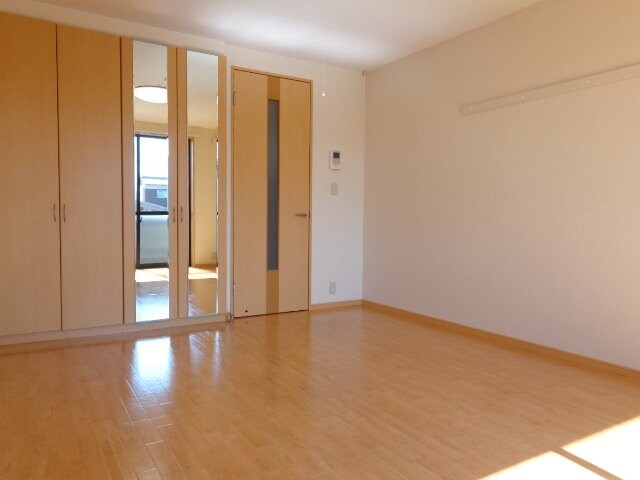 物件内観写真8　(洋室)