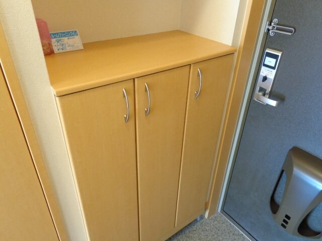 物件内観写真18　(玄関)