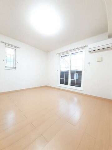 物件内観写真9　(使いやすいリビングです)