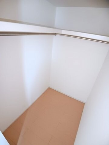 物件内観写真13　(収納スペース豊富です)