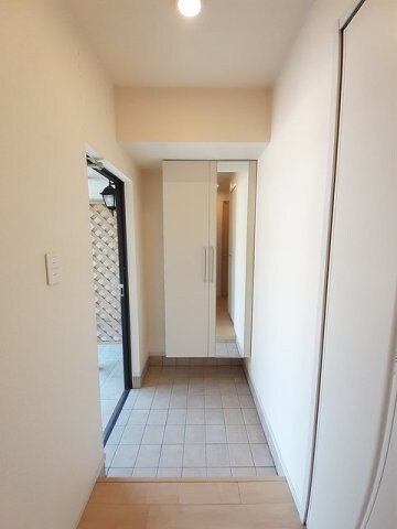 物件内観写真15　(シンプルで使いやすい玄関です)