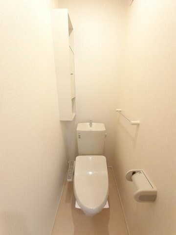 物件内観写真16　(シンプルで使いやすいトイレです)