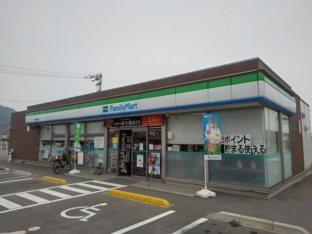 物件外観写真4　(ファミリーマート三豊詫間町店まで280m)