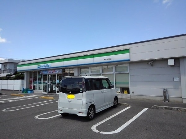 周辺環境(ファミリーマート観音寺柞田店まで900m)
