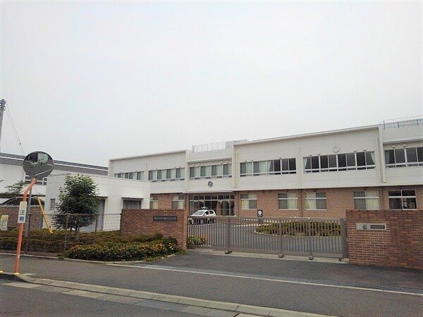 周辺環境(観音寺市立観音寺小学校まで850m)