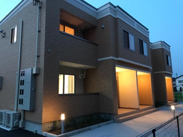 物件外観写真2　(外観写真（昼）)