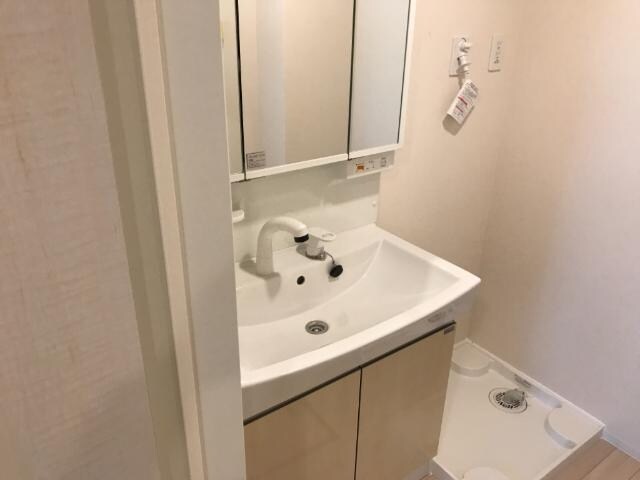 物件内観写真13　(洗面)