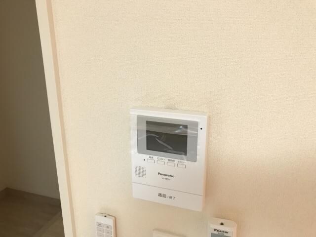 物件内観写真18　(カメラ付インターホン)