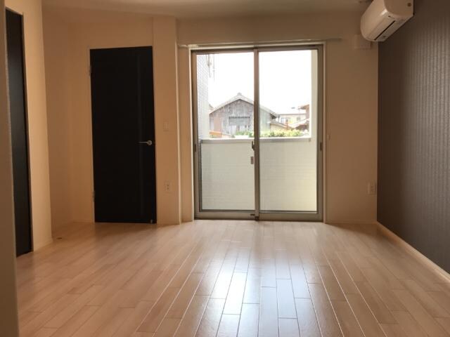 物件内観写真6　(洋室)