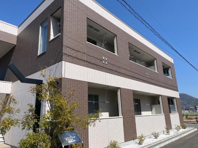 物件外観写真1　(外観写真（昼）)